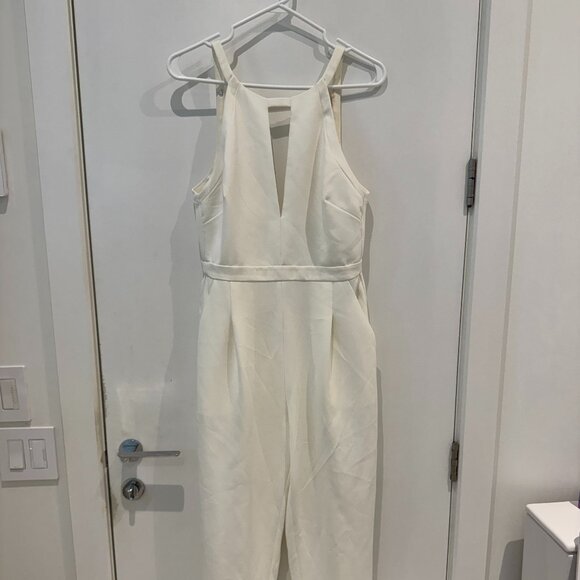 BCBGMAXAZRIA Halter Keyhole Jumpsuit – White / Size 6 - Picture 4 of 6